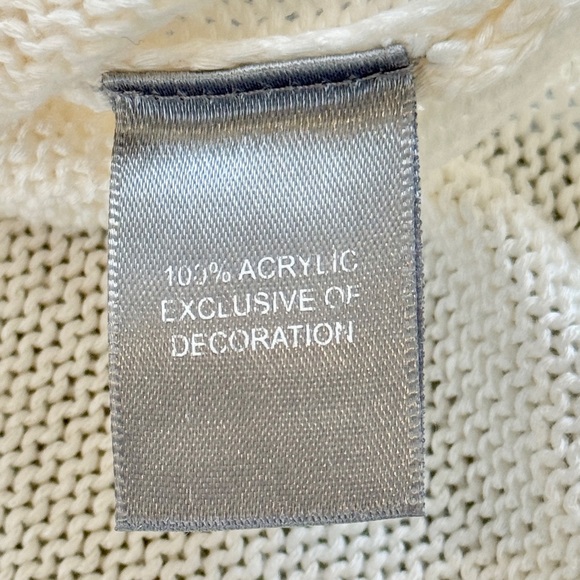 Marled Cream Crew Neck Sweater with Americana Love Graphic (size M) - Picture 7 of 15